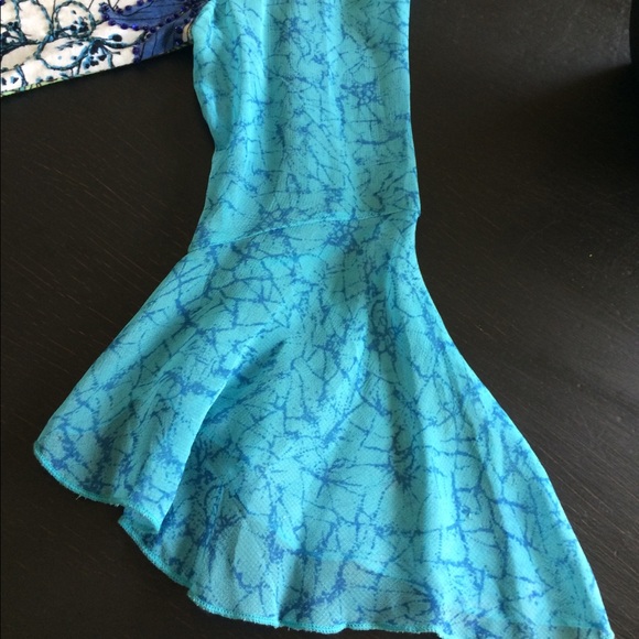 Bila petite TShirt style top with sheer sleeves - Picture 5 of 5